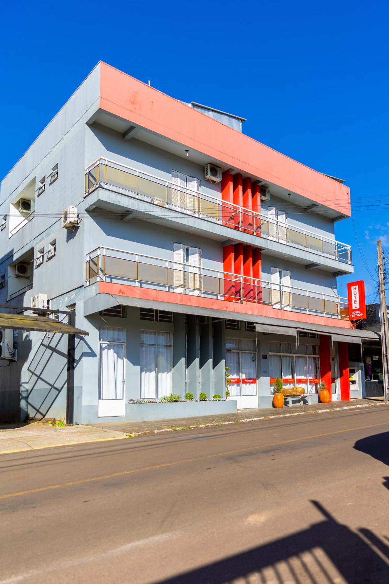 Teuthos Hotel Teutonia Exterior photo